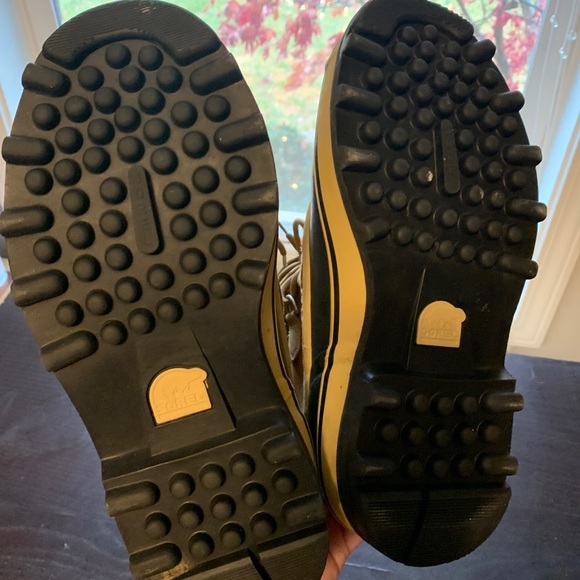 Men’s Sorel Boots, size 9 - Picture 5 of 7